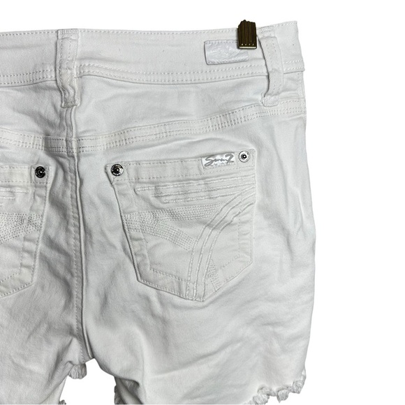 Seven7 Distressed Hem White Denim‎ Jean Shorts Women's Size 4 - Picture 5 of 9